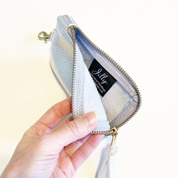Jilly Designs Zip Around Wallet Pouch Wristlet Silver Metallic / Antique Brass - Picture 5 of 14